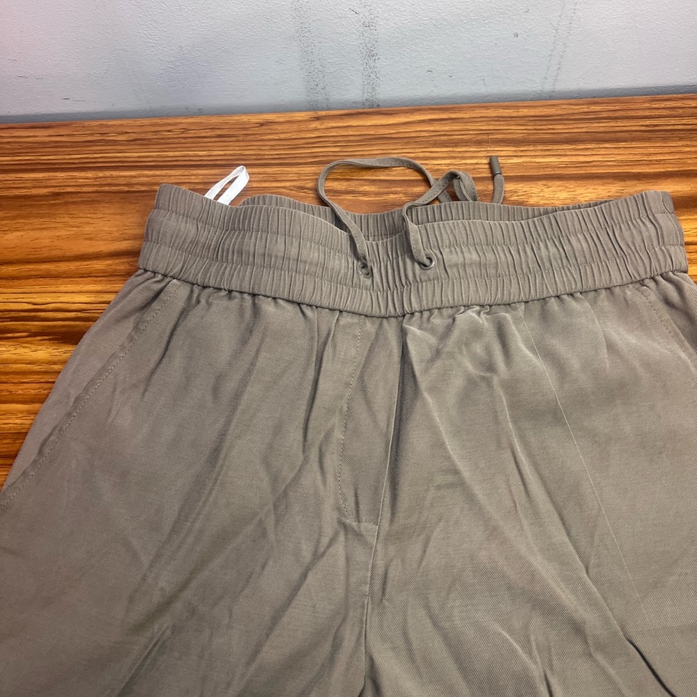 Primark Taupe Capris